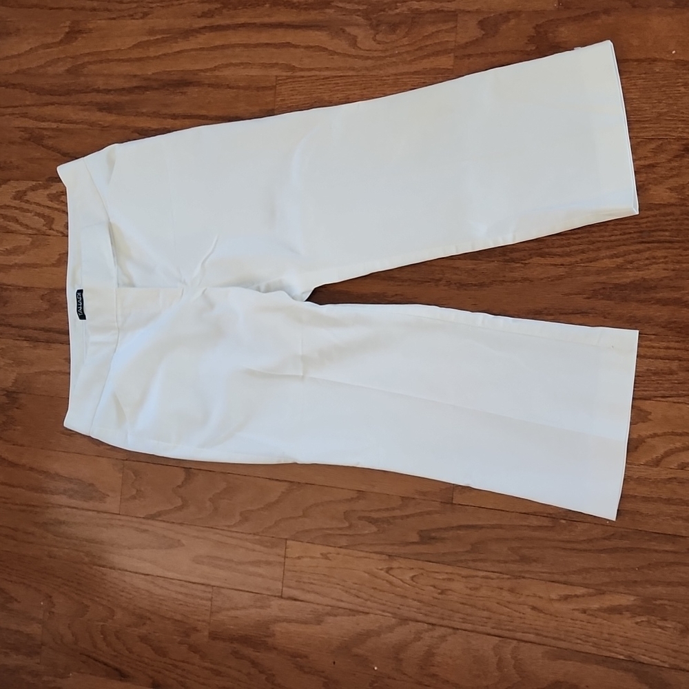 Tahari capris